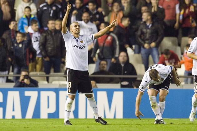 Valencia, Spanien 20. November 2012: Champions League, Vorrunde 5. Spieltag 12 13 - FC Valencia vs. FC Bayern München. Jubel Torjubel Torschuetze Torschütze Sofiane Feghouli (Valencia) jubelt nach seinem Tor zum 1:0. mt