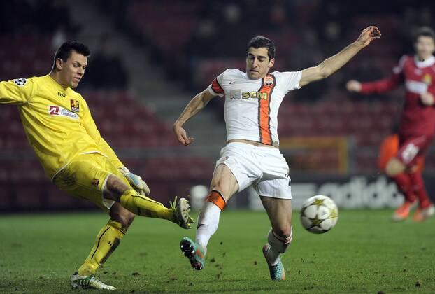 20-11-2012: Champions League, FCN, FC Nordsjaelland - Shahktar Donetsk: Jesper Hansen, FC Nordsjaelland FCN., Henrikh Mkhitaryan, Shahktar Donetsk. - 