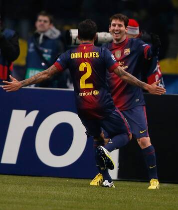 Torjubel Lionel Messi mit Dani Alves UEFA Champions League 2012 13 between FC Spartak (Moscow, Russia) and FC Barcelona (Barcelona, Barca).UEFA Champions League 2012 13 between FC Spartak (Moscow, Russia) and FC Barcelona (Barcelona, Barca). 10 Lionel Messi.