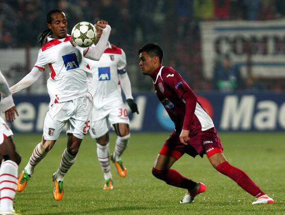 20.11.2012 Cluj-Napoca(Romania) FC CFR Cluj-SC Sporting Braga UEFA Champions League men football Leandro Salino(L) SC Sporting Braga and Rafael Bastos(r) FC CFR Cluj :Stringer in cooperation with 
