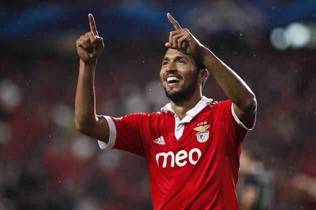 20 November 2012 - Lisbon, Portugal - Ezequiel Garay SL Benfica defender celebrating his goal which set the final result by 2-0 at the UEFA Champions League soccer match between SL Benfica from Portugal and Celtic FC from Scotland, for group stage - group G, at SL Benfica, Luz Satadium in Lisbon. 