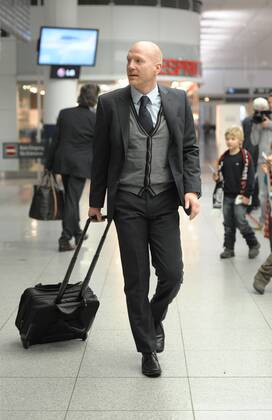 Sportdirektor Matthias SAMMER (FC Bayern München) Valencia CF - Bayern München, 21.11.12, Die Spieler des FCB bei der Ankunft auf dem Flughafen München.