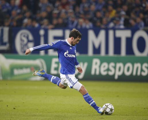 Fussball, Herren UEFA, Champions League, Saison 2012 2013, Gruppe B, FC Schalke 04 vs Olympiakos Piräus 21.11.2012, Arena auf Schalke Gelsenkirchen, Christian Fuchs erzielte das 1:0