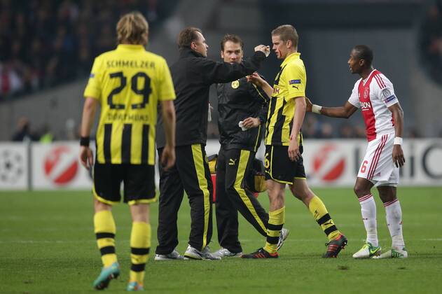 21.11.2012 Fussball Champions League Vorrunde 5. Spieltag Gruppe D AJAX Amsterdam - BVB Borussia Dortmund Fussball Maenner Saison 2012 13 Sven BENDER (Borussia Dortmund - BVB - 6) blutet im Gesicht