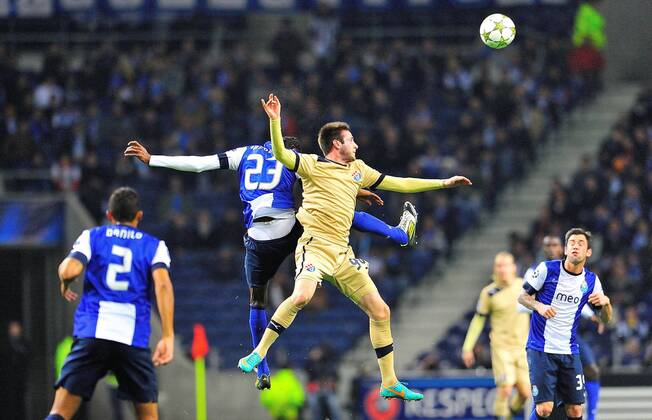 Nov. 21, 2012 - O Porto, O Porto, Portugal - ABDOULAYE (23) goes for the ball mid field with Duje (right) contesting at the Estadio do Dragao.. -- FC Porto - Dinamo Zagreb 3:0 --  - ZUMAm11