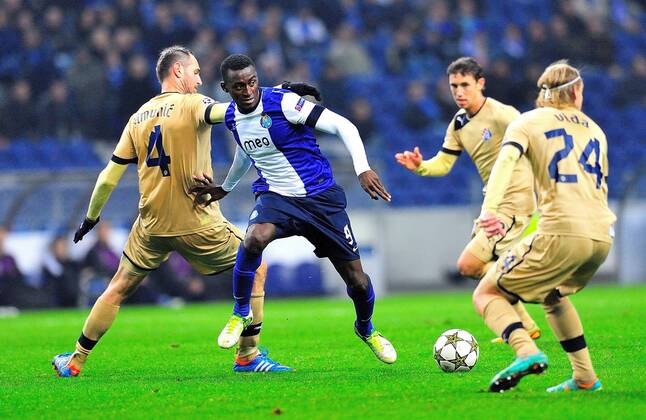 Nov. 21, 2012 - Porto- Jackson Martinez (Centre), among Josip Simunic (L), and Vida (right) at the Estadio do Dragao. -- FC Porto - Dinamo Zagreb 3:0 --  - ZUMAm11