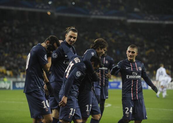 21.11.2012 Kiev, Ukraine. PSG players jubilate after Ezequiel Lavezzi scored a goal during their UEFA Champions League, Group stage (Group A) soccer match of Ukrainian FC Dynamo Kyiv vs Paris Saint-Germain FC of France at the Olimpiyskiy stadium. xEvheniyxMaloletkax  ActionPlus3209
