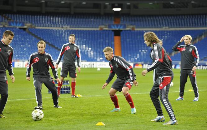 Real Madrid - Ajax - UEFA Champions League 2012 2013 - Group D- Matchday 6 Ajax players: Niklas Moisander, Christian Eriksen, Viktor Fischer, Daley Blind and Christian Poulsen in the training before the match Estadio Santiago Bernabeu - Madrid - Spain- 03 12 2012 
