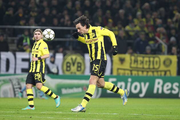 Mats HUMMELS (Borussia Dortmund) per Kopf, links Marcel SCHMELZER (Borussia Dortmund) 04.12.2012, GER, Fussball, Champions League, Saison 2012 2013, Borussia Dortmund vs Manchester City