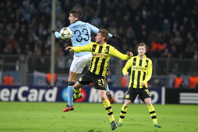 Matija NASTASIC (Manchester City), links im Zweikampf mit Oliver KIRCH (Borussia Dortmund) 04.12.2012, GER, Fussball, Champions League, Saison 2012 2013, Borussia Dortmund vs Manchester City