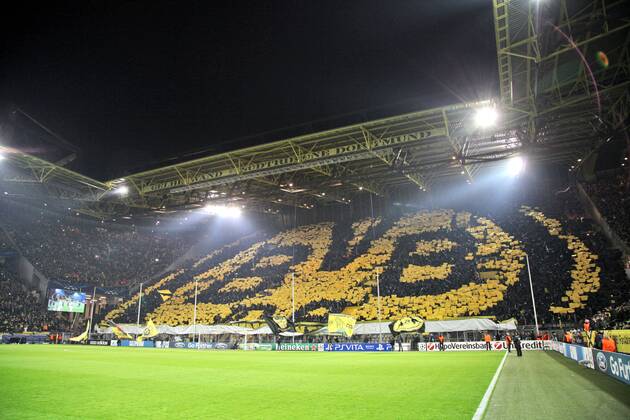 Fan Choreographie vor Spielbeginn auf der Südtribüne 04.12.2012, GER, Fussball, Champions Leaque, Saison 2012 2013, Borussia Dortmund