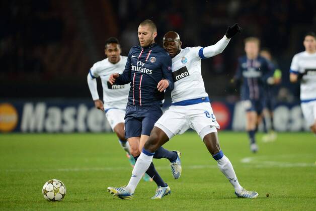Eliaquim MANGALA (por) - Jeremy MENEZ (psg) FOOTBALL : Paris SG vs FC Porto - Ligue des champions - 04 12 2012 AnthonyBIBARD FEP Panoramic 