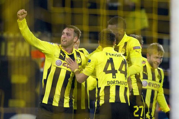 Torschütze Julian SCHIEBER (li., DO) jubelt über sein Tor zum 1:0 für Borussia Dortmund, Fussball Champions League, Vorrunde 6. Spieltag, Borussia Dortmund (DO) - Manchester City (ManCity), am 04.12.2012 in Dortmund Deutschland