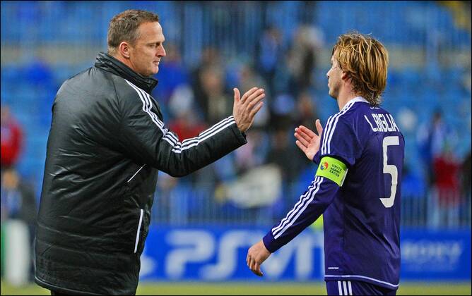 Lucas Biglia and John Van Den Brom head coach of RSC Anderlecht PhotonewsxPanoramic 