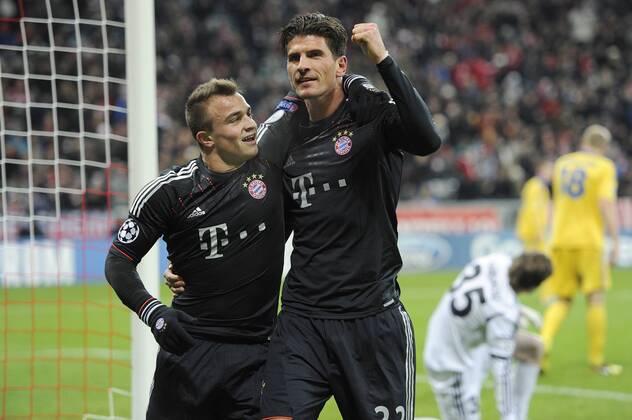Mario GOMEZ (Bayern München,reI und Xherdan SHAQIRI (Bayern München),Jubel,Freude,Begeisterung, nach Tor zum 1-0. FC Bayern München (M)-FC Bate Borisov Fussball Champions League, Vorrunde,Gruppe F,6.Spieltag,Spieltag06, am 05.12.2012 ,A L L I A N Z A R E N A München Deutschland.