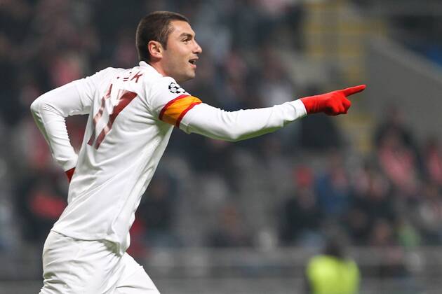 Burak, Galatasaray player celebrates his goal, which set the 1-1 score at 58 , against SC Braga (Sporting) .