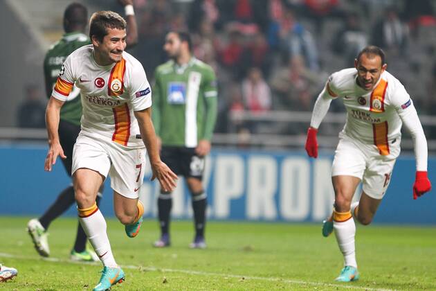 Aydin Yilmaz, Galatasaray player celebrates his goal, which set the 2-1 and final score at 78 , against SC Braga (Sporting) .
