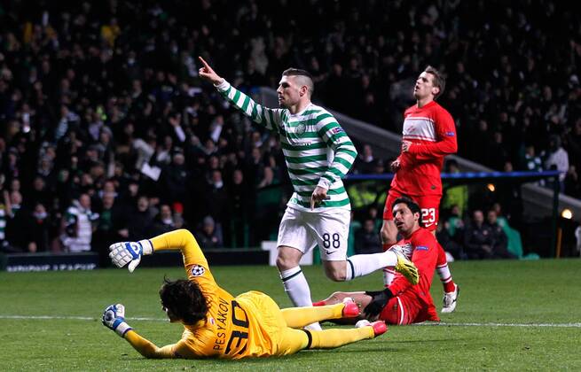 Gary Hooper of Celtic celebrates after scoring the opening goal - UEFA Champions League group G - Celtic vs Spartak Moscow - Celtic Park - Glasgow - Scotland - 5th September 2012 EDITORIAL USE ONLY. No use with unauthorised audio, video, data, fixture lists, club league logos or live services. Online in-match use limited to 120 images, no video emulation. No use in betting, games or single club league player publications.