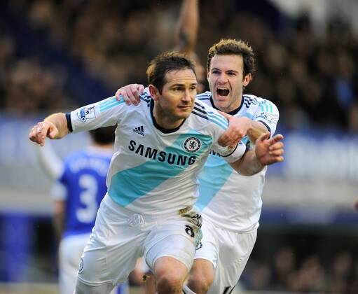 Frank Lampard of Chelsea celebrates the win - Barclays Premier League - Everton vs Chelsea - Goodison Park Stadium - Liverpool - 30 12 12 - Picture Simon Bellis Sportimage EDITORIAL USE ONLY. No use with unauthorised audio, video, data, fixture lists, club league logos or live services. Online in-match use limited to 120 images, no video emulation. No use in betting, games or single club league player publications.
