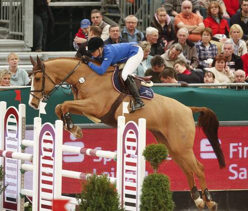 Leipzig Messegelände 19.01.2013 Internat. Reitturnier Partner Pferd hier Stil-Springen Kl. M mit Pferdewechsel Goldener Sattel (HGW-Nachwuchsförderpreis): Vanessa Borgmann (GER) und Kolibri s Firebird
