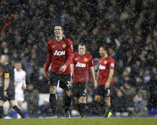 Manchester United ManU s Robin Van Persie looks on dejected as his side concede a late goal..Tottenham Hotspur v Manchester United ManU - Barclays Premier League - White Hart Lane, London- 20 01 13 - Picture David Klein Sportimage EDITORIAL USE ONLY. No use with unauthorised audio, video, data, fixture lists, club league logos or live services. Online in-match use limited to 120 images, no video emulation. No use in betting, games or single club league player publications.
