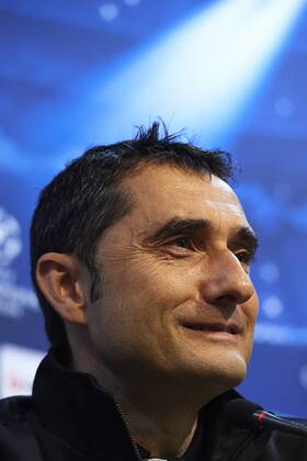 VALENCIA, SPAIN- FEBRUARY 11: Coach of Valencia CF Ernesto Valverde attends a press conference ahead of their UEFA Champions League round of 16 match between Valencia CF and Paris Saint Germain (PSG) at the Mestalla stadium on February 11, 2013 in Valencia, Spain. (Photo by Aitor Alcalde Colomer). 