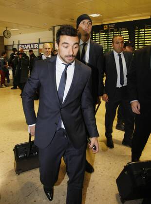 11-02-13 CHAMPIONS LEAGUE - Ankunft von PARIS SAINT GERMAIN (PSG) in Valencia - ZLATAN IBRAHIMOVIC Y EZEQUIEL LAVEZZI 