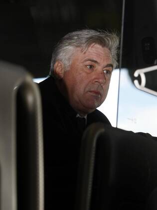 11-02-13 CHAMPIONS LEAGUE - Ankunft von PARIS SAINT GERMAIN (PSG) in Valencia - CARLO ANCELOTTI 