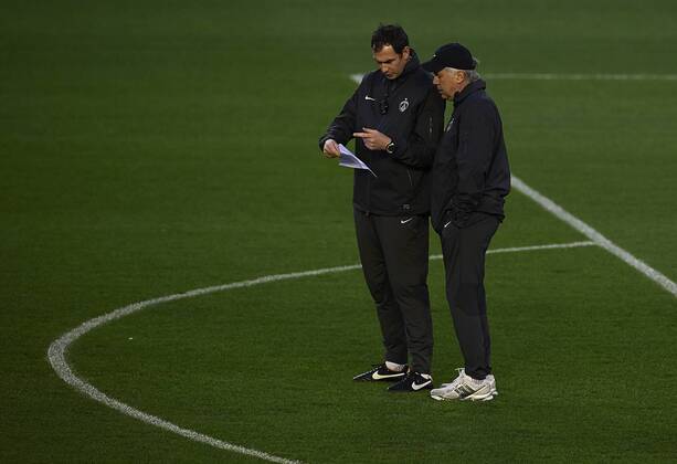 VALENCIA, SPAIN- FEBRUARY 11: Coach of Paris Saint-Germain FC Carlo Ancelotti at the training season ahead of their UEFA Champions League round of 16 match of Paris Saint Germain at the Mestalla stadium on February 11, 2013 in Valencia, Spain. . 