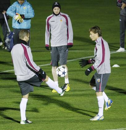 11-02-13 CHAMPIONS LEAGUE Training VALENCIA CF - - JEREMY MATHEIU 