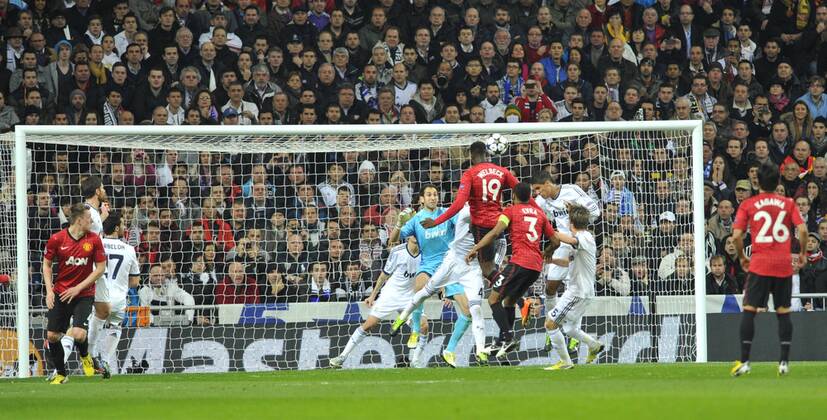 13.02.2013, UEFA Champions League, Real Madrid - Manchester City v.l.Danny Welbeck (Manchester Utd) scores for0-1