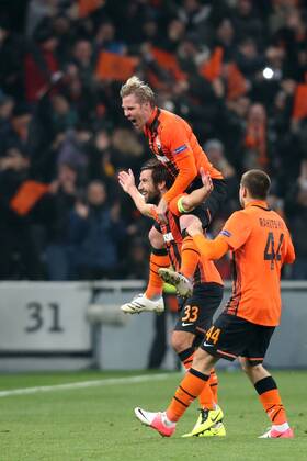 DONIECK 13.02.2013 UEFA CHAMPIONS LEAGUE 1 8FINAL FIRST MATCH: SHAKHTAR DONETSK - BVB Borussia Dortmund: DARIO SRNA TOMAS HÜBSCHMAN JAROSLAW RAKICKYJ  GY5Q8917