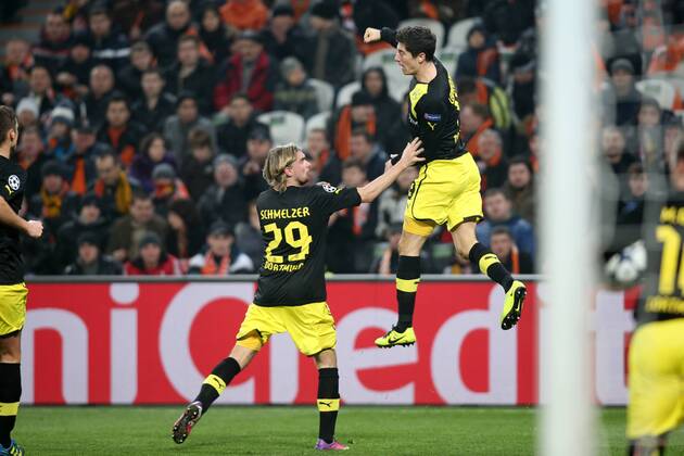DONIECK 13.02.2013 UEFA CHAMPIONS LEAGUE 1 8FINAL FIRST MATCH: SHAKHTAR DONETSK - BVB Borussia Dortmund: MARCEL SCHMELZER ROBERT LEWANDOWSKI  GY5Q9021