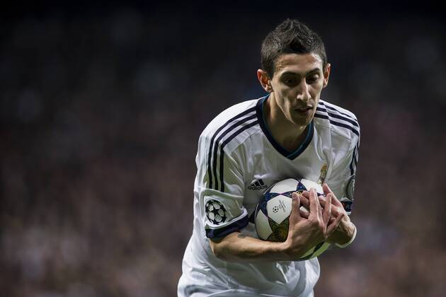 13.02.2013 Madrid, Spain. Midfielder Angel Di Maria of Real Madrid gets ready for a corner kick during the Champions League game between Real Madrid and Manchester United . xIvanxArlandisx  ActionPlus224128