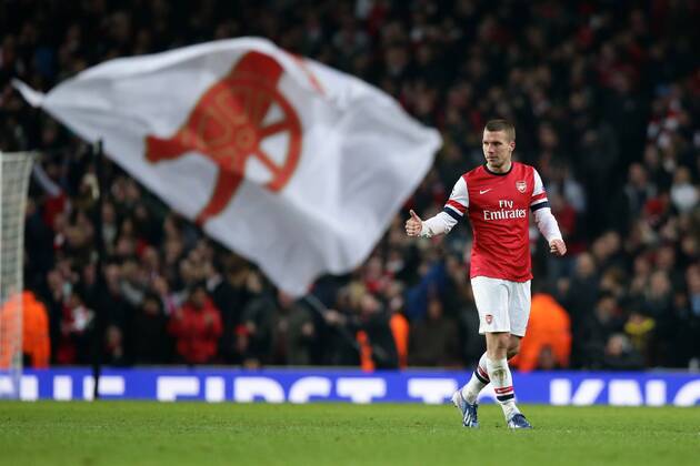19.02.2013 Fussball Champions League Achtelfinale Hinspiel FC Arsenal London (Großbritannien - GB) - FC Bayern München (Deutschland - GER) Fussball Maenner Saison 2012 13 Lukas PODOLSKI (FC Arsenal London - 9) bejubelt sein Tor zum 1-2