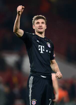 FUSSBALL CHAMPIONS LEAGUE ACHTELFINALE HINSPIEL 2012 2013 FC Arsenal London - FC Bayern München 19.02.2013 Thomas Müller (FC Bayern München) jubelt nach dem Abpfiff 
