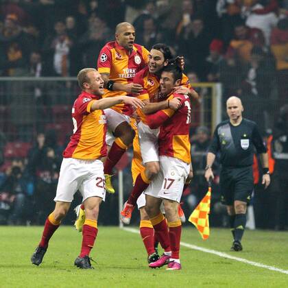 Torjubel von Mannschaft Galatasaray Galatasaray Istanbul vs. FC Schalke 04, Champions League, Achtelfinale, 20.02.2013