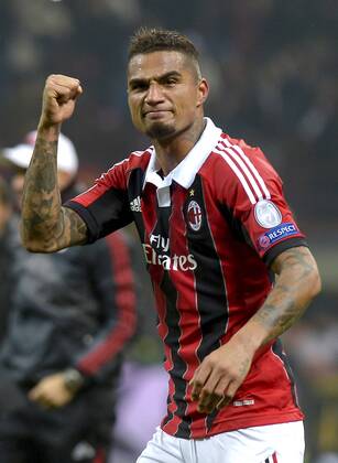 Kevin-Prince Boateng jubelt über sein Tor zum 1-0, Jubel, Freude, Emotionen, Feiern, Lachen, jubelt, freuen, reisst die Arme hoch, ballt die Faust AC MAILAND - FC BARCELONA (2-0) Achtelfinale der Champions League in Mailand, Italien am 20.02.2013,Giuseppe-Meazza-Stadion PUBLICATION ONLY IN GERMANY