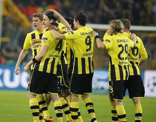 Fussball, Herren, UEFA Champions League, Borussia Dortmund vs Shaktar Donetsk, 05.03.3013, Parkstadion Dortmund Dortmunder jubeln
