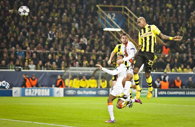 Dortmund, 05.03.2013, Signal-Iduna-Park Tor zum 1:0 durch Felipe Santana (BvB) gegen Yaroslav Rakitskiy und Luiz Adriano (Donetsk) Borussia Dortmund - Shakhtar Donetsk