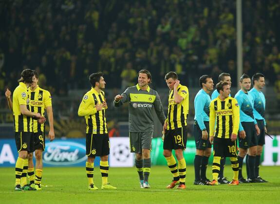 05.03.2013, xtvx, UEFA Champions League 1 4 Finale, Borussia Dortmund - FC Schachtar Donezk, v.l. Dortmunder Spieler feiern das Weiterkommen