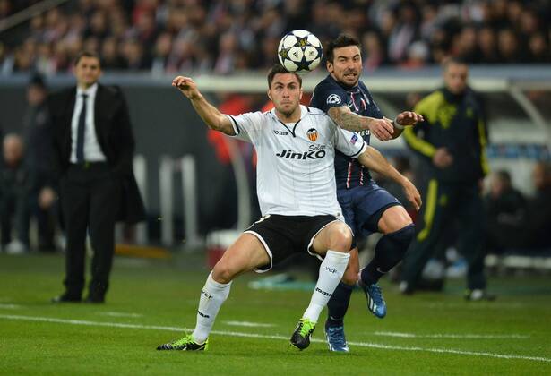 Ezequiel Lavezzi (psg) - Victor Ruiz (val) - Paris St. Germain vs Valencia FC - 06 03 2013 AnthonyBIBARD FEP Panoramic 