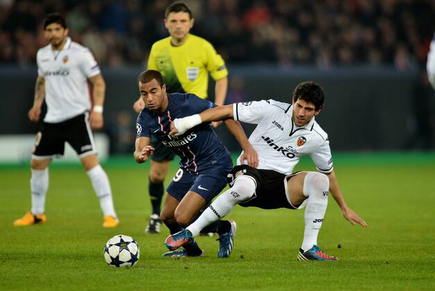 Lucas (psg) - Daniel Parejo (val) - Paris St. Germain vs Valencia FC - 06 03 2013 AnthonyBIBARD FEP Panoramic 