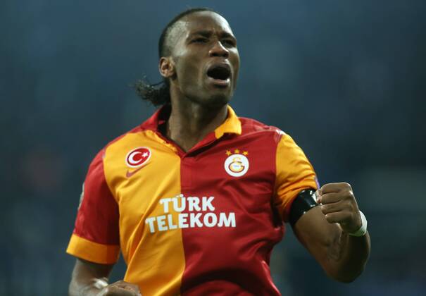 Didier Drogba Jubel Freude Emotion Einzelbild Aktion FC Schalke 04 - Galatasaray Istanbul 12.03.2013 Fußball Fussball Veltins-Arena Gelsenkirchen Herren UEFA Championsleague Achtelfinale Saison 2012 2013