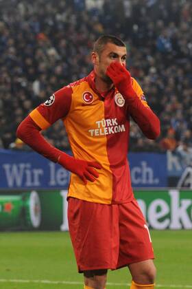 Torschütze Burak Yilmaz ( Galatasaray Istanbul Portrait ) erschöpft nachdenklich. 12.03.2013, UEFA Champions League, Achtelfinale, Gelsenkirchen