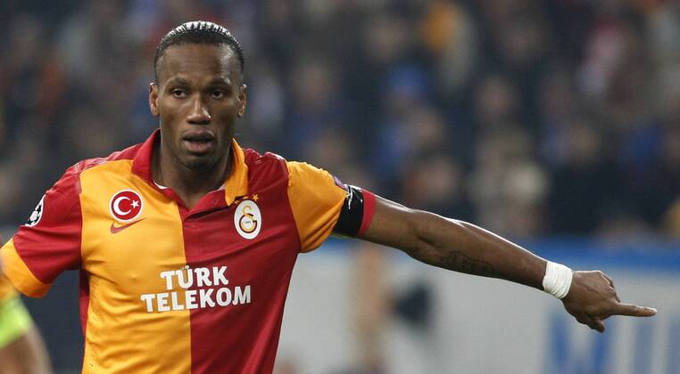 Gelsenkirchen, Veltins-Arena, 12.03.13: Istanbuls Didier Drogba gives instructions during the match between FC Schalke 04 vs. Galatasaray Istanbul in the champions league season 2012 2013.