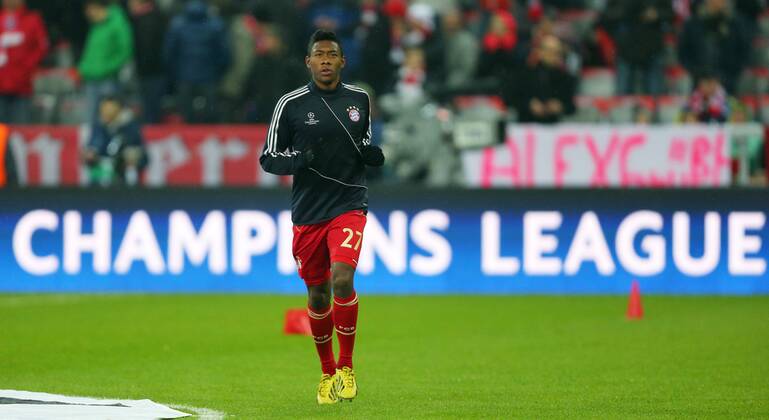 FUSSBALL - CL, Bayern vs Arsenal MUENCHEN,DEUTSCHLAND,13.MAR.13 - FUSSBALL - UEFA Champions League, Achtelfinale, FC Bayern München vs Arsenal FC. Bild zeigt David Alaba (Bayern) beim Aufwärmen. 