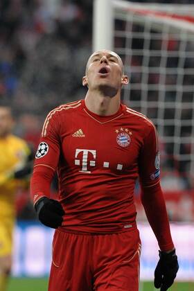 Arjen ROBBEN (FC Bayern München), erschöpft Bayern München vs. FC Arsenal, Champions League, Achtelfinale, Rückspiel, München, Allianz Arena, 13.03.2013
