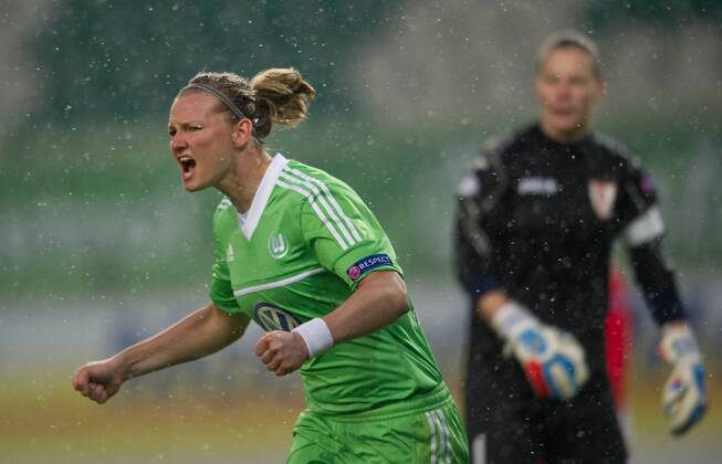 Jubel nach dem Tor zum 1-0: Torschützin Alexandra POPP (11 VfL) jubelt. Fussball Frauen Championsleague - Saison 2012 2013, Viertelfinale Hinspiel: VfL Wolfsburg - FC Rossiyanka in Wolfsburg, Deutschland am 20.03.2013,