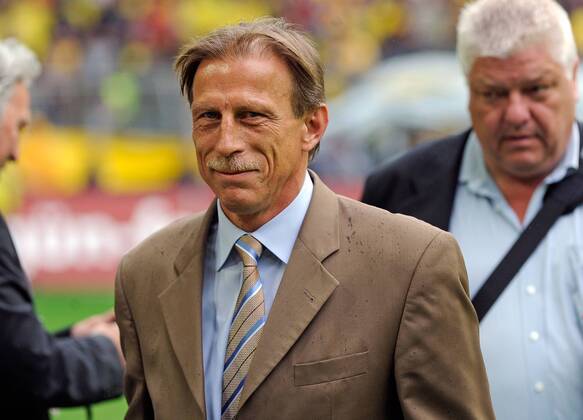 14.05.2011, 1.Bundesliga, Borussia Dortmund - Eintracht Frankfurt v.l. Trainer Christoph Daum (Eintracht Frankfurt)